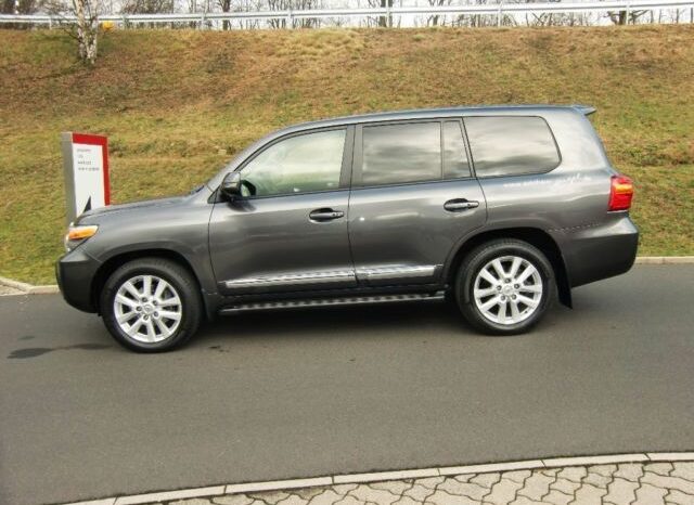 2013 Toyota Land Cruiser V8 full
