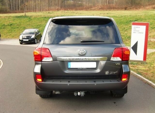 2013 Toyota Land Cruiser V8 full