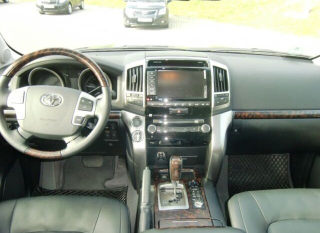 2013 Toyota Land Cruiser V8 full